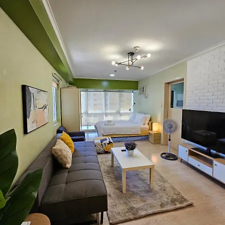 South Of Market Near High Street Bgc Classy & Stylish Studio, Central Location With City View