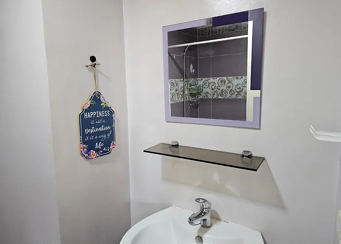 South Of Market Near High Street Bgc Classy & Stylish Studio, Location With View
